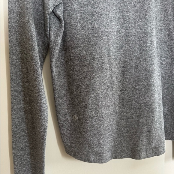 Grey Woman’s Lululemon long sleeve - Picture 4 of 5
